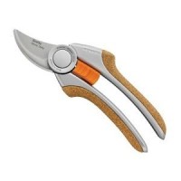 FISKARS 111970 QUANTUM BYPASS ALÜMİNYUM BUDAMA MAKASI (215 mm)